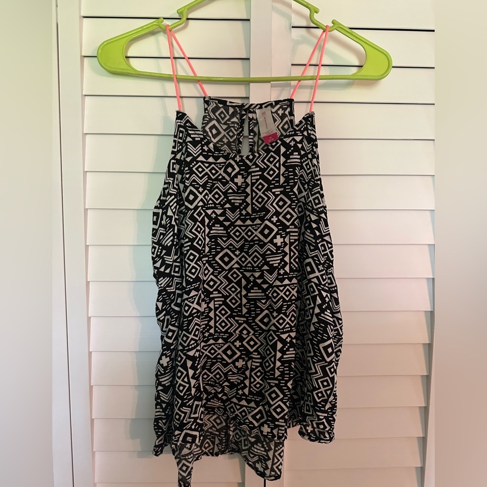 Geometric Black and White tank top